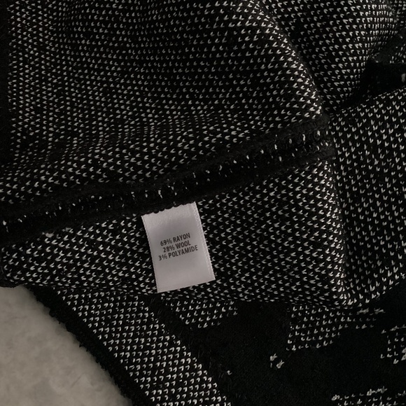 St. John Tweed Jacket - Picture 5 of 7